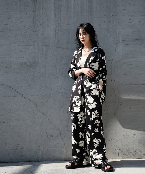 antiqua(アンティカ)の「花柄 ワイドパンツ(その他パンツ・レディース・ブラック・MEDIUM/LARGE)」の2枚目の写真