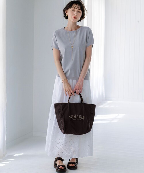 23区 L(ニジュウサンクオオキイサイズ)の「レーヨンポリエステルストレッチ プルオーバー ラメ ニット(ニット/セーター・レディース・ダークブラウン系/ゴールド系/スカイブルー系/ピンク系・44/46)」の13枚目の写真