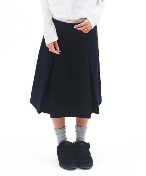 AMESWORLDWIDE(アメスワールドワイド)の「DENIM PLEATS MIDI SKIRT DEEP BLUE(スカート・レディース・その他・MEDIUM/SMALL)」の1枚目の写真
