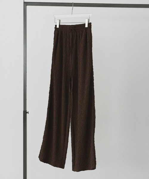 anuke（アンヌーク）の「anuke Shirring Easy Pants（その他パンツ・レディース・ダークブラウン/ブラック/ライトグリーン・36/38）」の2枚目の写真
