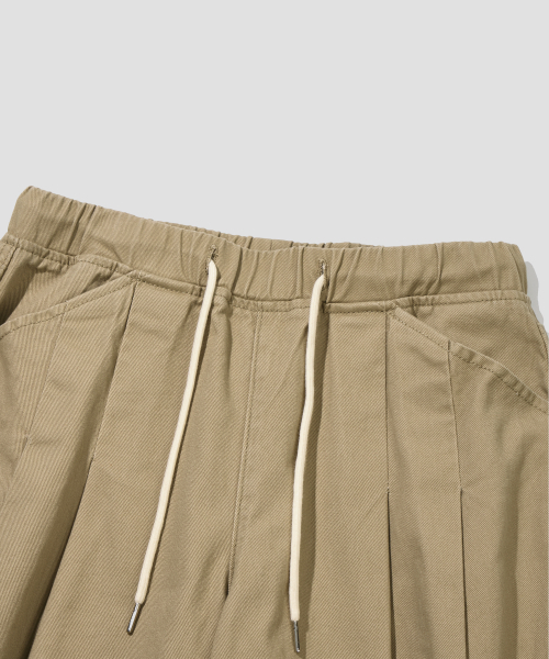 AGOD（エージーオーディー）の「ツーピンタックバンディングストリングバミューダパンツ[ベージュ]（その他パンツ・レディース・その他・SMALL/MEDIUM/LARGE/X-LARGE）」の6枚目の写真