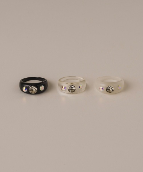 muku(ムク)の「CLEAR RING/TRIPLE STONE(リング・レディース・クリア/ブラック/ホワイト・FREE)」の2枚目の写真