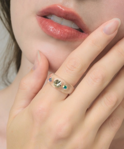 muku(ムク)の「CLEAR RING/TRIPLE STONE(リング・レディース・クリア/ブラック/ホワイト・FREE)」の3枚目の写真