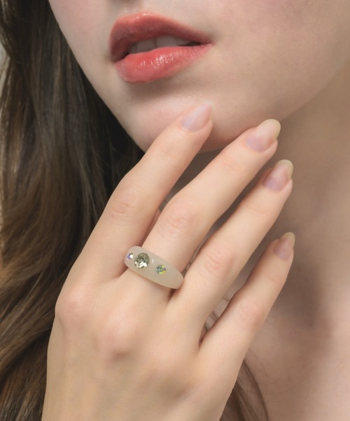 muku(ムク)の「CLEAR RING/TRIPLE STONE(リング・レディース・クリア/ブラック/ホワイト・FREE)」の4枚目の写真