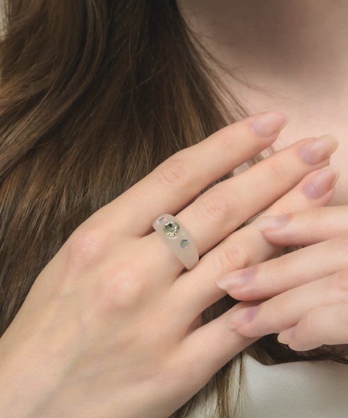 muku(ムク)の「CLEAR RING/TRIPLE STONE(リング・レディース・クリア/ブラック/ホワイト・FREE)」の16枚目の写真