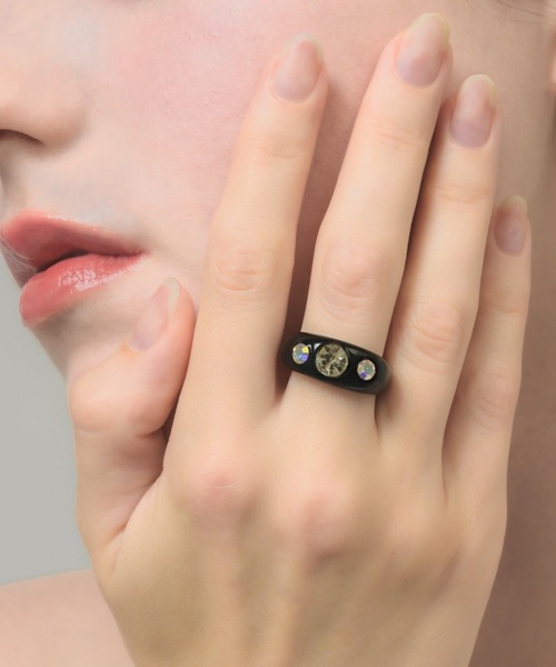 muku(ムク)の「CLEAR RING/TRIPLE STONE(リング・レディース・クリア/ブラック/ホワイト・FREE)」の7枚目の写真