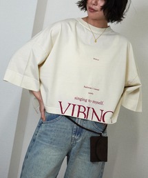 gossara | 【自然と目を引くデザイン】ピグメントオーバーロゴT(Tシャツ/カットソー)