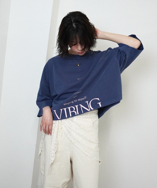 gossara(ゴサラ)の「【自然と目を引くデザイン】ピグメントオーバーロゴT(Tシャツ/カットソー・レディース・ネイビー/ダークブラウン/オフホワイト・FREE)」の15枚目の写真