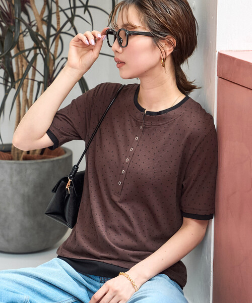 FREAK'S STORE(フリークスストア)の「限定展開 ドット柄 レイヤード風 ヘンリーネック プルオーバー(Tシャツ/カットソー・レディース・ブラック/グレー/ブラウン/ナチュラル・フリ-)」の11枚目の写真