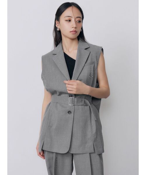 MURUA（ムルーア）の「【セットアップ対応】バックタックジレベスト　夏服（ベスト・レディース・アイボリー/モカ/グレー・FREE）」の16枚目の写真