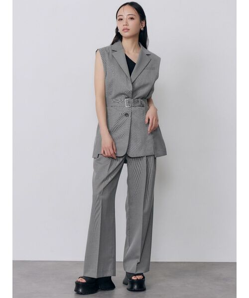 MURUA（ムルーア）の「【セットアップ対応】バックタックジレベスト　夏服（ベスト・レディース・アイボリー/モカ/グレー・FREE）」の21枚目の写真