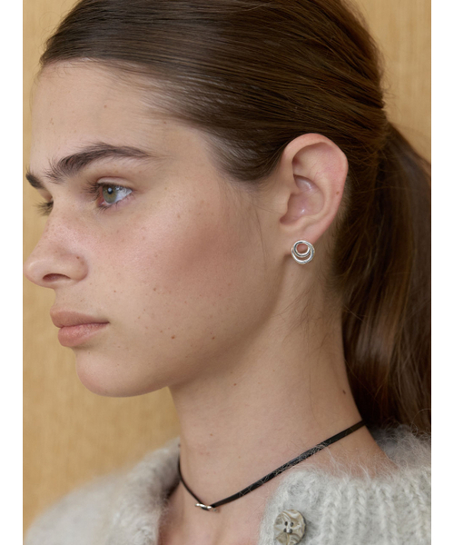 LOVE ME MONSTER(ラブミーモンスター)の「Circle Knot Earrings (L253MER090)(ピアス(両耳用)・レディース・ゴールド/シルバー・FREE)」の5枚目の写真