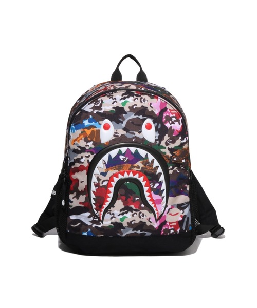 A BATHING APE(アベイシングエイプ)の「HYBRID CAMO SHARK PATCH DAYPACK(バックパック/リュック・キッズ・マルチ・FREE)」の2枚目の写真