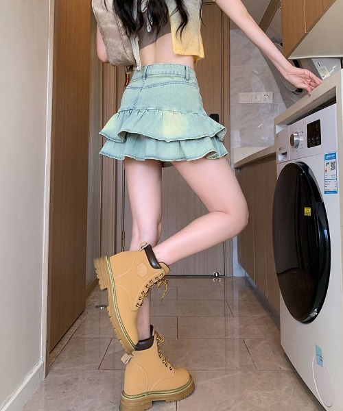 &soiree(アンドソワレ)の「ダブルフリルデニムミニスカート(デニムスカート・レディース・ブルー・LARGE/MEDIUM/SMALL/X-SMALL/X-LARGE)」の4枚目の写真