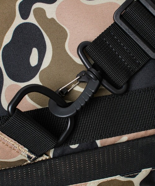 UNIVERSAL OVERALL（ユニバーサルオーバーオール）の「【UNIVERSAL OVERALL】Duffle body bag（ボディバッグ/ウエストポーチ・メンズ・ブラック/カモフラージュ・FREE）」の11枚目の写真
