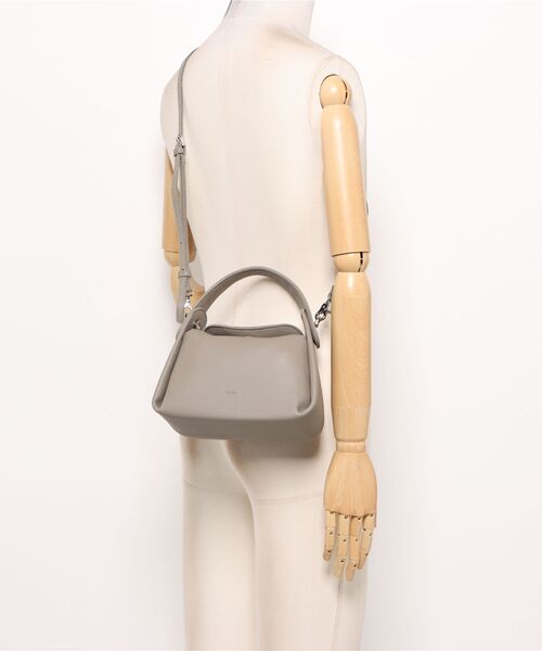 Beau're(ヴュレ)の「【BEAURE】カウレザー 2wayタックハンドバッグ ショルダーバッグ B-26304(ハンドバッグ・レディース・ブラック・FREE)」の7枚目の写真
