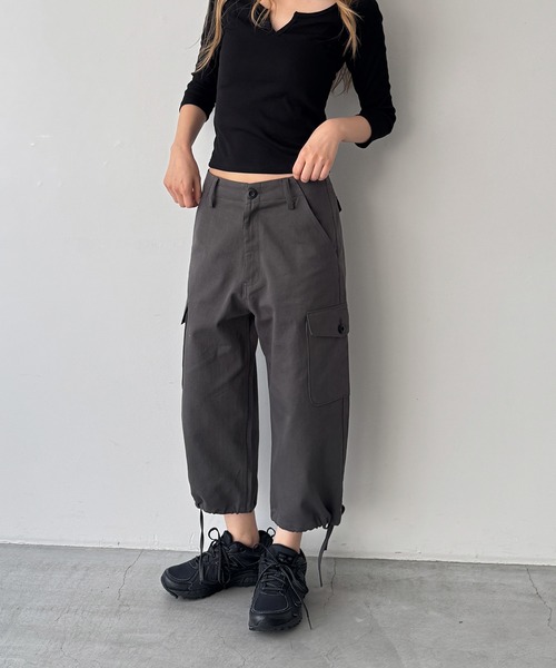 CANAL JEAN(キャナルジーン)の「diggity カプリカーゴパンツ(カーゴパンツ・レディース・チャコールグレー・MEDIUM/SMALL)」の1枚目の写真