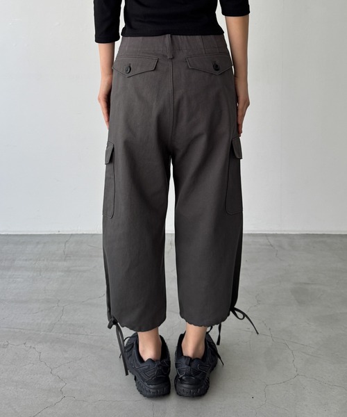 CANAL JEAN(キャナルジーン)の「diggity カプリカーゴパンツ(カーゴパンツ・レディース・チャコールグレー・MEDIUM/SMALL)」の10枚目の写真