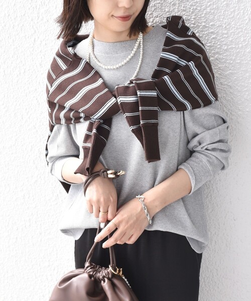SHIPS Colors(シップス カラーズ)の「〈手洗い可能〉TC ワッフル ボートネック トップス◇(Tシャツ/カットソー・レディース・ブラック/グレー/オフホワイト・ONE SIZE)」の3枚目の写真
