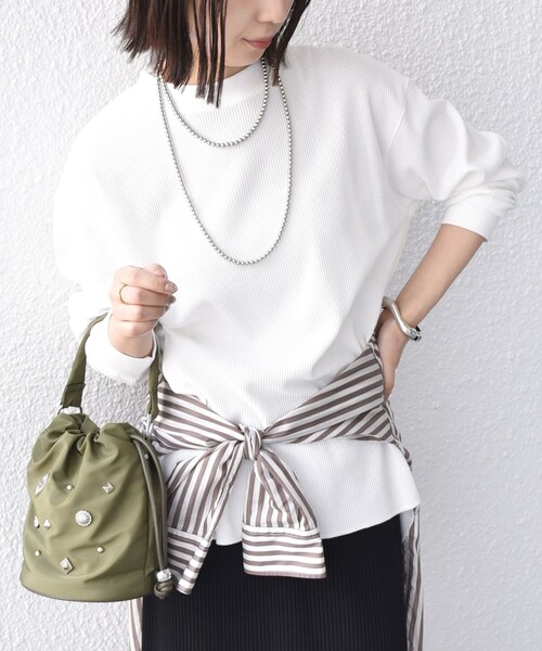 SHIPS Colors(シップス カラーズ)の「〈手洗い可能〉TC ワッフル ボートネック トップス◇(Tシャツ/カットソー・レディース・ブラック/グレー/オフホワイト・ONE SIZE)」の1枚目の写真