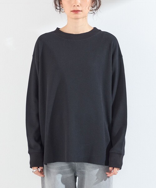 SHIPS Colors(シップス カラーズ)の「〈手洗い可能〉TC ワッフル ボートネック トップス◇(Tシャツ/カットソー・レディース・ブラック/グレー/オフホワイト・ONE SIZE)」の6枚目の写真