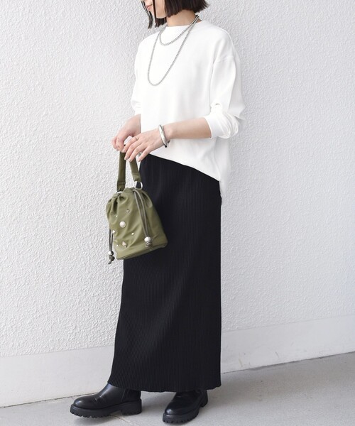SHIPS Colors(シップス カラーズ)の「〈手洗い可能〉TC ワッフル ボートネック トップス◇(Tシャツ/カットソー・レディース・ブラック/グレー/オフホワイト・ONE SIZE)」の4枚目の写真