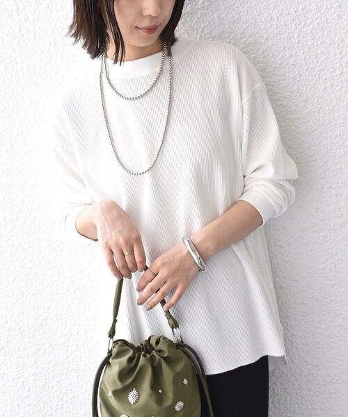 SHIPS Colors(シップス カラーズ)の「〈手洗い可能〉TC ワッフル ボートネック トップス◇(Tシャツ/カットソー・レディース・ブラック/グレー/オフホワイト・ONE SIZE)」の17枚目の写真