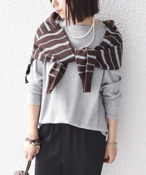 SHIPS Colors(シップス カラーズ)の「〈手洗い可能〉TC ワッフル ボートネック トップス◇(Tシャツ/カットソー・レディース・ブラック/グレー/オフホワイト・ONE SIZE)」の22枚目の写真