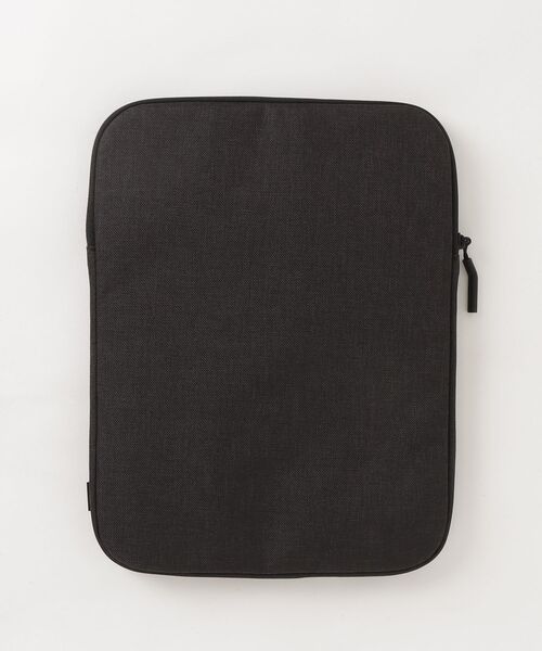 incase(インケース)の「INCO400803-BLK Incase Crosstown Sleeve for 14-inch Laptop - Black(ショルダーバッグ・メンズ・ブラック・ONE SIZE)」の4枚目の写真