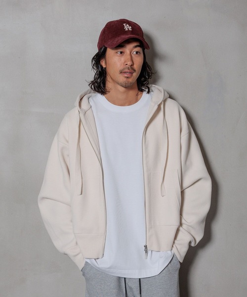 HEREIAM（ヘレイアム）の「【HEREIAM】ユニセックス/ムースモールパーカー（パーカー・メンズ・ライトピンク/アイボリー/チャコール・MEDIUM/LARGE）」の4枚目の写真