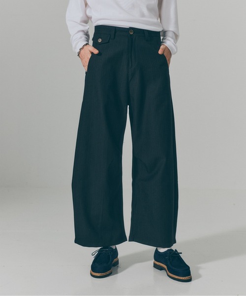 MAISON CLUB(メゾンクラブ)の「【MAISON CLUB】Long Flap Pocket Wide Slacks / ロングフラップポケット ワイドスラックス SNF(スラックス・メンズ・ブラック・M/L)」の1枚目の写真
