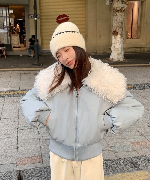 Ritzy（リッツィー）の「カーリーファーカラーPUレザー中綿ショートブルゾン（その他アウター・レディース・ホワイト/ブラック/ブラウン/サックスブルー・M）」の4枚目の写真