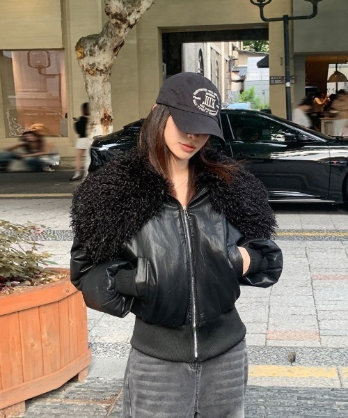 Ritzy（リッツィー）の「カーリーファーカラーPUレザー中綿ショートブルゾン（その他アウター・レディース・ホワイト/ブラック/ブラウン/サックスブルー・M）」の2枚目の写真