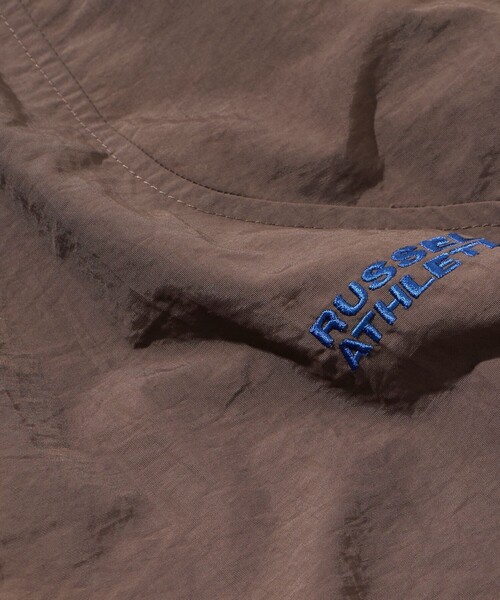 Russell Athletic(ラッセルアスレティック)の「RUSSELL ATHLETIC/ラッセルアスレティック 別注 ビックシルエット スタンドカラー ロゴ刺繍 ナイロン ジップブルゾン(ブルゾン・メンズ・ブラック/ブラウン/ネイビー・SMALL/LARGE/MEDIUM)」の15枚目の写真