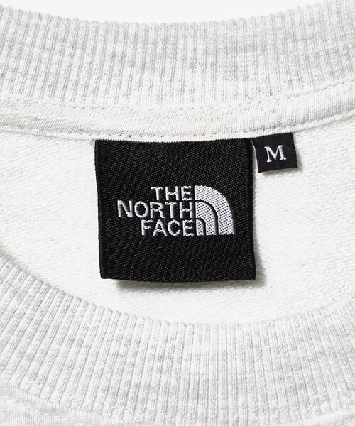 THE NORTH FACE（ザノースフェイス）の「【WEB限定】＜THE NORTH FACE＞スモール ロゴ ヘザー スウェット クルー（スウェット・メンズ・ライトグレー/ブラック・M/L/S/XL）」の4枚目の写真