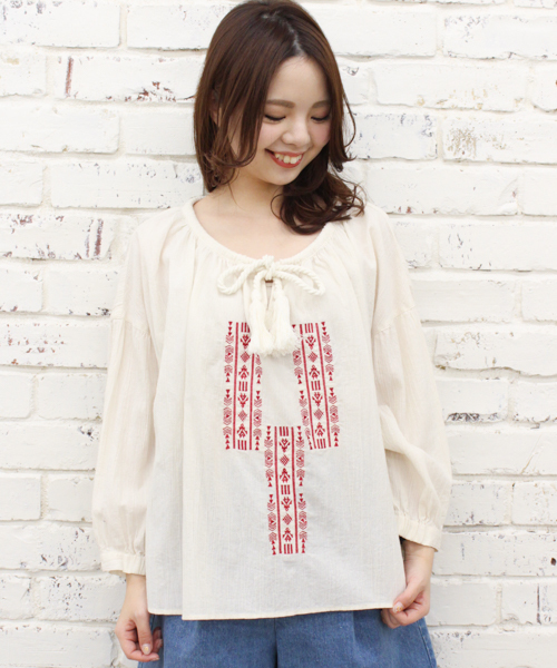 Kastane（カスタネ）の「楊柳刺繍ブラウス（Tシャツ/カットソー・レディース・アイボリー/ブルー/オレンジ・FREE）」の9枚目の写真