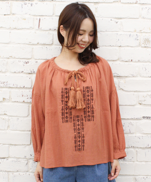 Kastane（カスタネ）の「楊柳刺繍ブラウス（Tシャツ/カットソー・レディース・アイボリー/ブルー/オレンジ・FREE）」の10枚目の写真