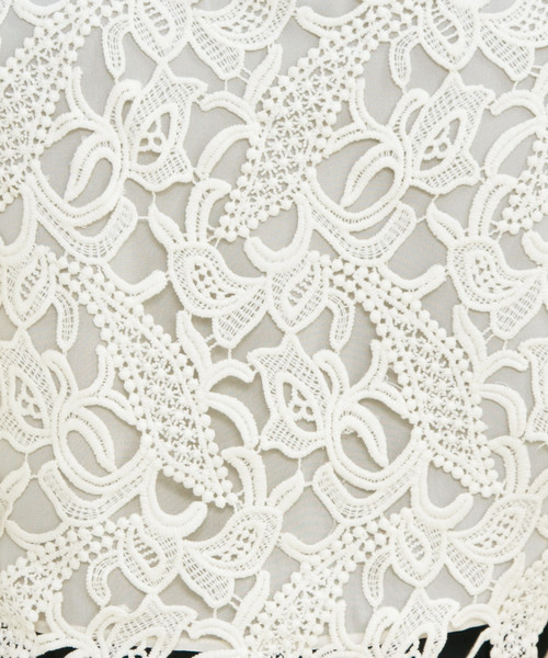 PourVous（プールヴー）の「ファンシーレースボレロ結婚式対応オケージョン（ノーカラージャケット・レディース・アイボリー/ブラック・M）」の5枚目の写真