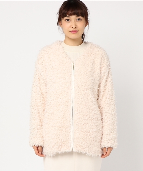 mysty woman（ミスティウーマン）の「フェイクファーボアノーカラーZIPブルゾン（カーディガン/ボレロ・レディース・オフホワイト/チャコールグレー/ピンクベージュ・FREE）」の4枚目の写真