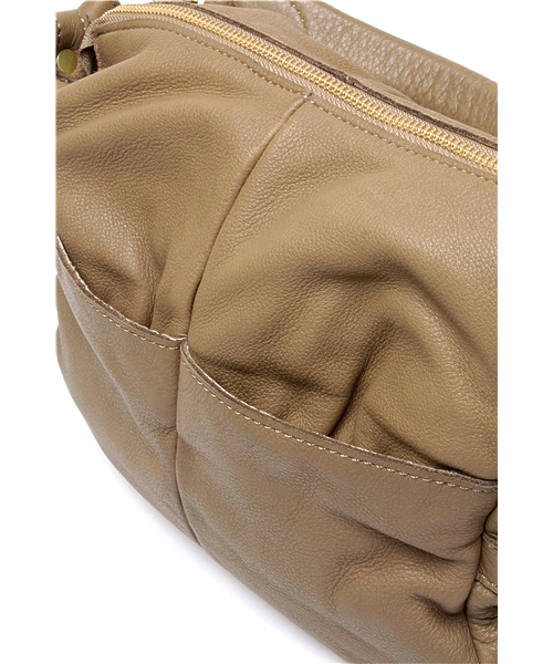 Ray BEAMS(レイビームス)の「Beau're×Ray BEAMS / 別注ノッチパンチバッグ(ショルダーバッグ・レディース・ブラック/ベージュ/レッド・ONE SIZE)」の8枚目の写真