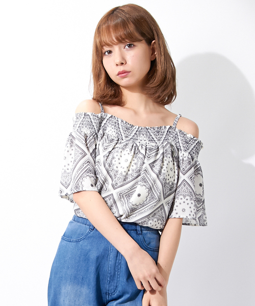 Ingni イング の バンダナ柄オフショルダートップス レディース 17ss Tシャツ カットソー Wear Ingni イング の バンダナ柄オフショルダートップス レディース 17ss Tシャツ カットソー Wear