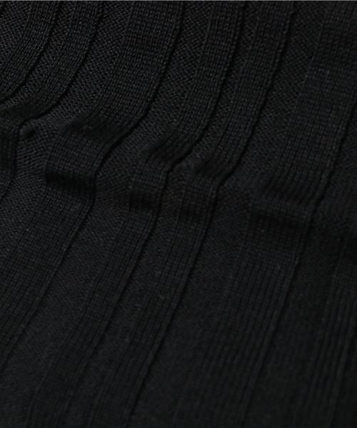 archives（アルシーヴ）の「ランダムリブオフショルニット（ニット/セーター・レディース・マスタード/レッド/ブラック・MEDIUM）」の5枚目の写真