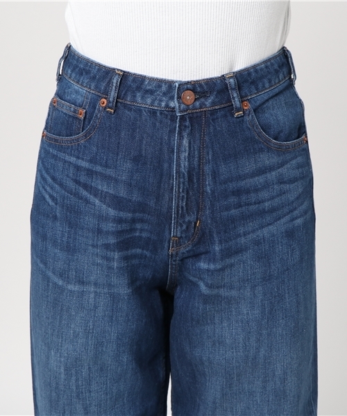 earth music&ecology（アースミュージックアンドエコロジー）の「USA COTTONデニムパンツ(ワイド)（デニムパンツ・レディース・ライトインディゴブルー/インディゴブルー・M/S/L）」の6枚目の写真