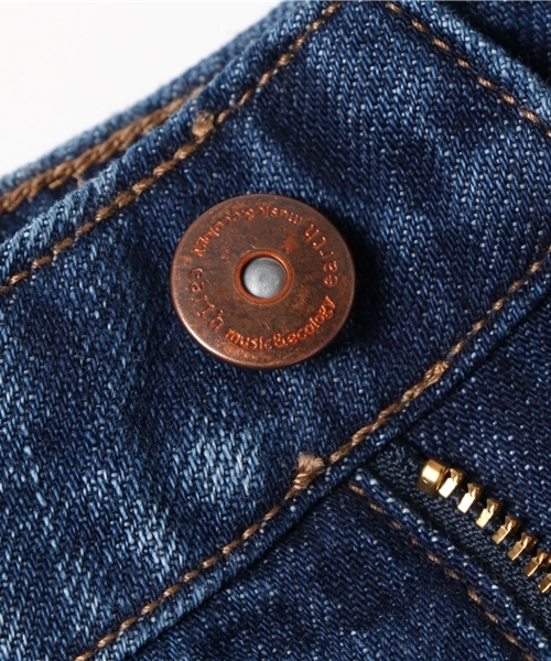 earth music&ecology（アースミュージックアンドエコロジー）の「USA COTTONデニムパンツ(ワイド)（デニムパンツ・レディース・ライトインディゴブルー/インディゴブルー・M/S/L）」の12枚目の写真