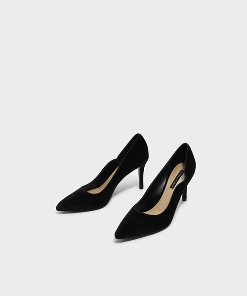 CHARLES & KEITH(チャールズ & キース)の「テクスチャードポインテッドパンプス / TEXTURED POINTED PUMPS(パンプス・レディース・ブラック/レッド・22.5cm/23.5cm/23cm/24.5cm/25cm)」の4枚目の写真