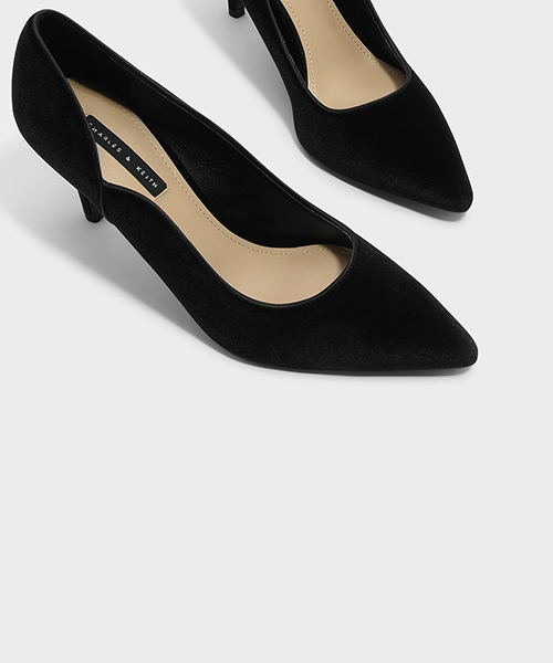 CHARLES & KEITH(チャールズ & キース)の「テクスチャードポインテッドパンプス / TEXTURED POINTED PUMPS(パンプス・レディース・ブラック/レッド・22.5cm/23.5cm/23cm/24.5cm/25cm)」の6枚目の写真
