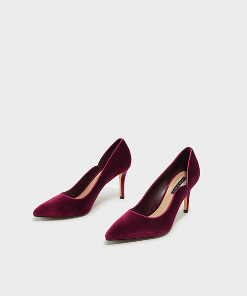 CHARLES & KEITH(チャールズ & キース)の「テクスチャードポインテッドパンプス / TEXTURED POINTED PUMPS(パンプス・レディース・ブラック/レッド・22.5cm/23.5cm/23cm/24.5cm/25cm)」の10枚目の写真