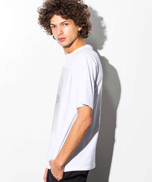 AKM Contemporary(エイケイエムコンテンポラリー)の「AKM Contemporary(エイケイエムコンテンポラリー)3DドットプリントビッグTシャツ(Tシャツ/カットソー・メンズ・ホワイト/ブラック×ホワイト/ブラック×イエロー・X-LARGE/MEDIUM/SMALL/LARGE)」の7枚目の写真