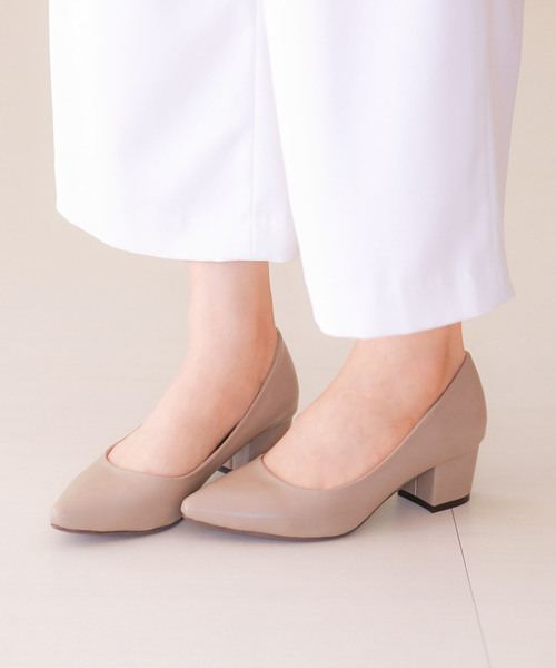 menue(メヌエ)の「4.5cm チャンキーヒール ポインテッドトゥ パンプス(パンプス・レディース・ピンク系その他/グレー/ライトベージュ/グレー系その他/ブラウン/ブラック/レッド系その他2/ネイビー/ブルー/ライトグレー/ホワイト/チェック/ブラック系その他2/ピンクベージュ/ブラウン系その他/シルバー/ブラック系その他/レッド系その他/グレイッシュベージュ/カラフル/ブラック系その他3/グレー系その他2/その他/レオパード/ブラック系その他4/その他1・23.0cm/25.0cm/24.0cm/24.5cm/23.5cm/22.5cm/26.0cm/22.0cm/25.5cm/21.5cm/26.5cm)」の9枚目の写真