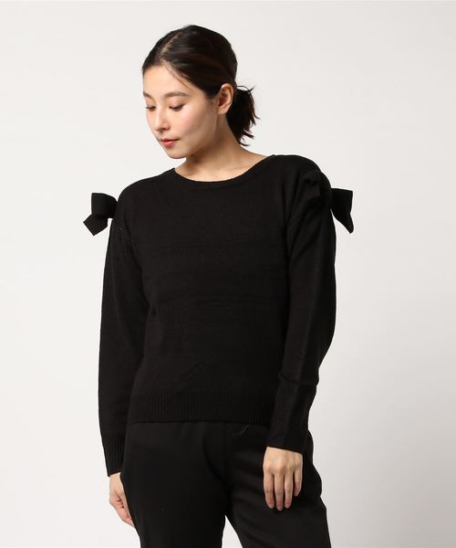 KOBE LETTUCE(コウベレタス)の「Uネックドロップショルダーニットプルオーバー(ニット/セーター・レディース・ブラック/オフホワイト/サックスブルー/ピンク/レモンイエロー・FREE)」の2枚目の写真